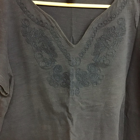 CHRISTOPHER & BANKS woman's embroidered neck Tee plus sz XL blue - Picture 8 of 9